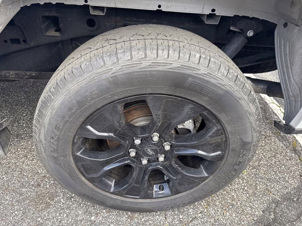 2023 Avalanche Gray Ford F-150 XLT 4X4 Truck