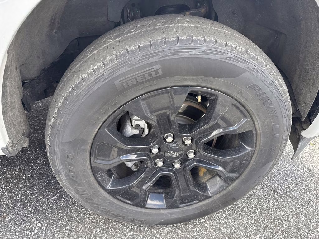 2023 Avalanche Gray Ford F-150 XLT 4X4 Truck