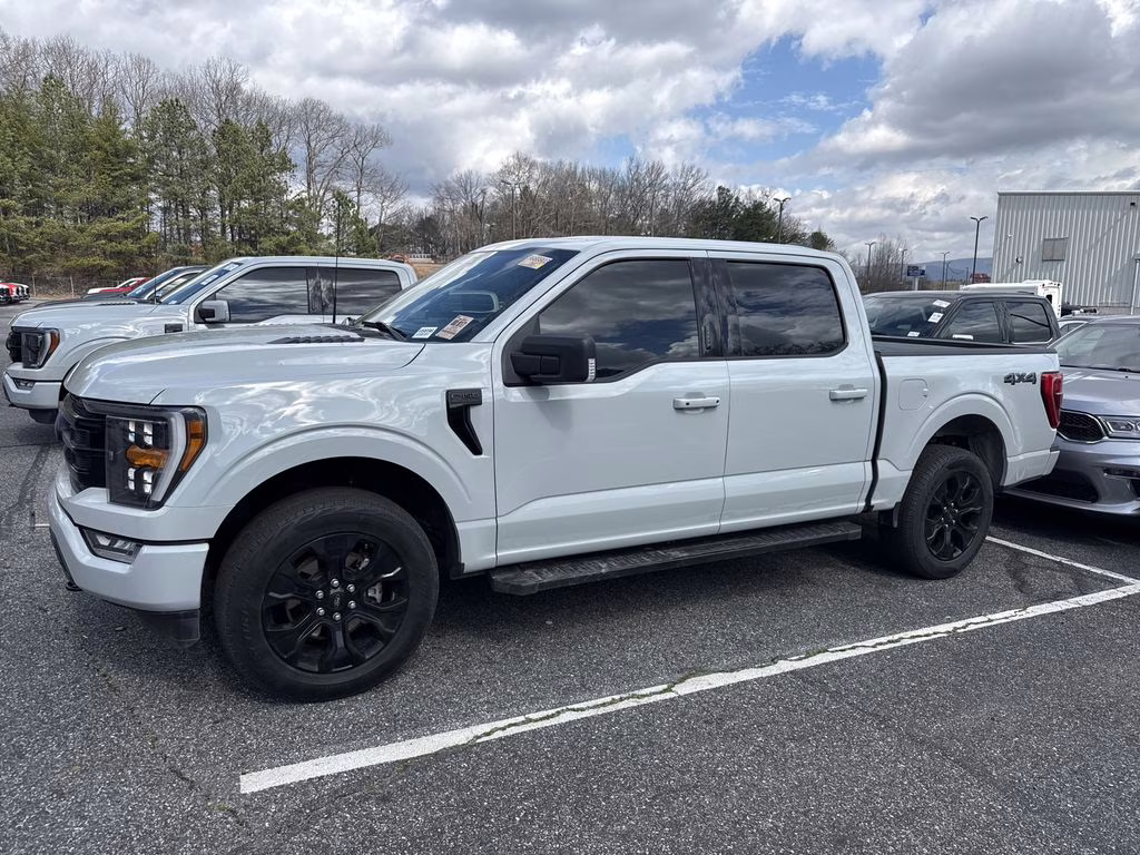2023 Avalanche Gray Ford F-150 XLT 4X4 Truck