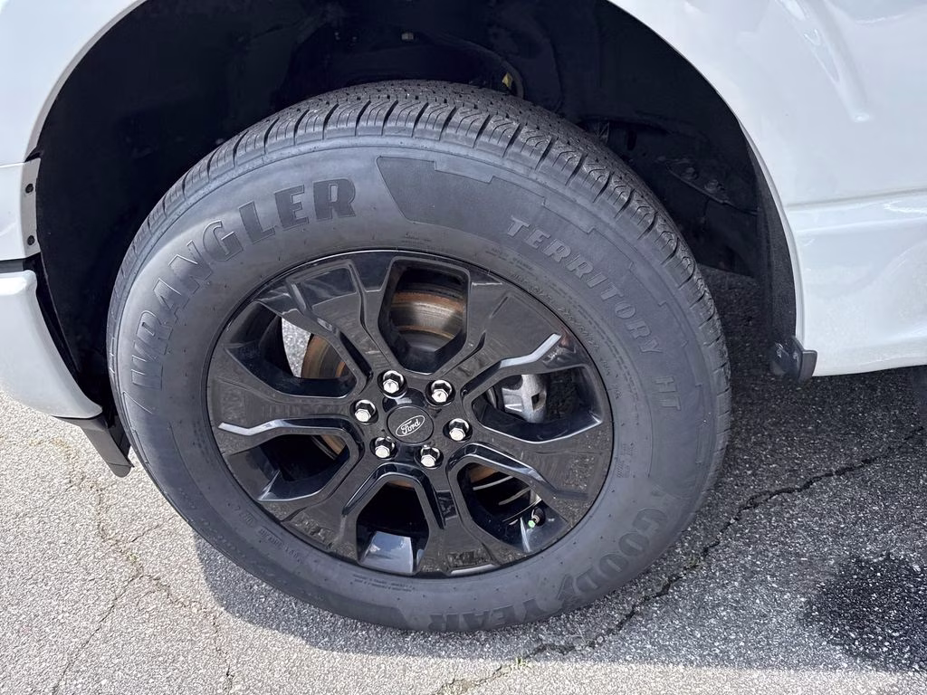 2023 Avalanche Gray Ford F-150 XLT 4X4 Truck