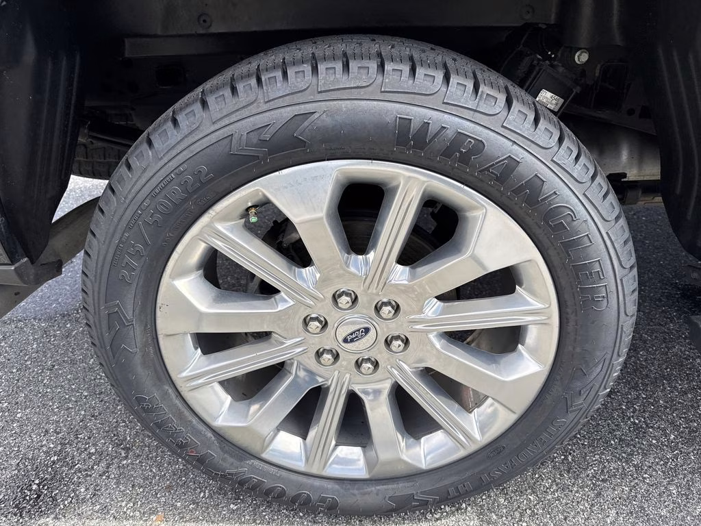 2022 Agate Black Metallic Ford F-150 Limited 4X4 Truck