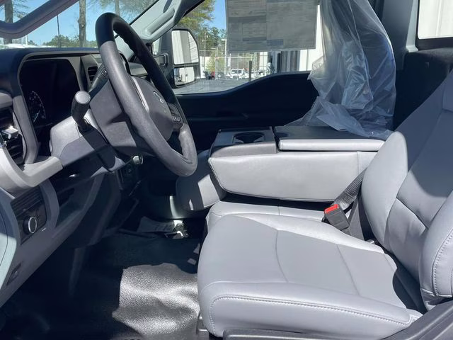 2026 Oxford White Ford Super Duty F-250 SRW XL RWD Truck