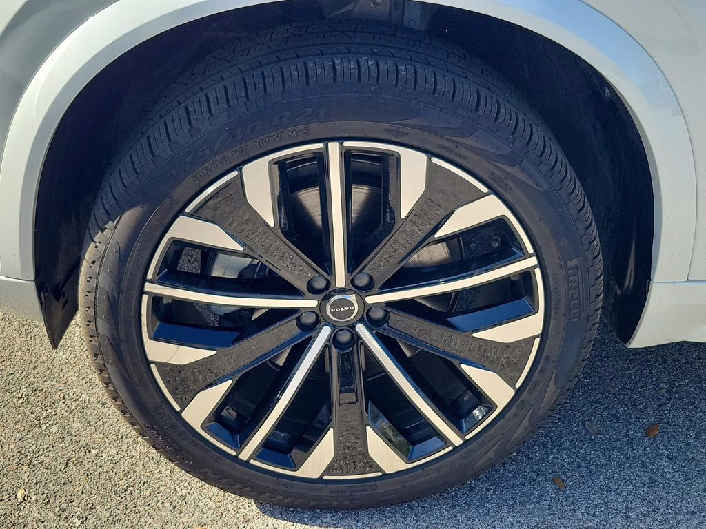 2025 Crystal White Pearl Volvo XC90 Plus AWD SUV