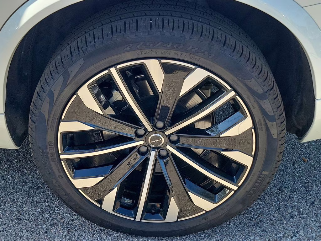 2025 Crystal White Pearl Volvo XC90 Plus AWD SUV