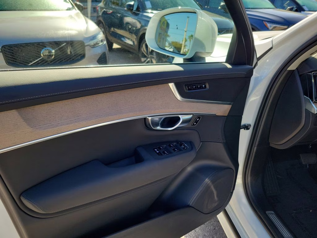 2025 Crystal White Pearl Volvo XC90 Plus AWD SUV