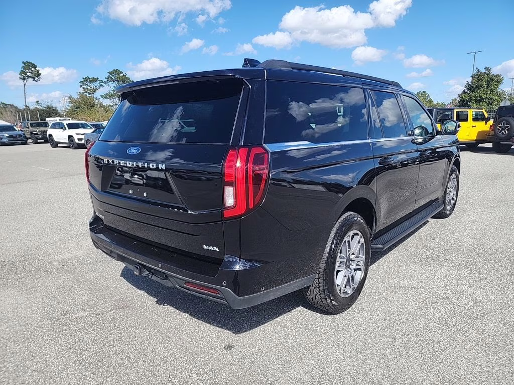 2025 Black Metallic Ford Expedition Max Active 4X4 SUV