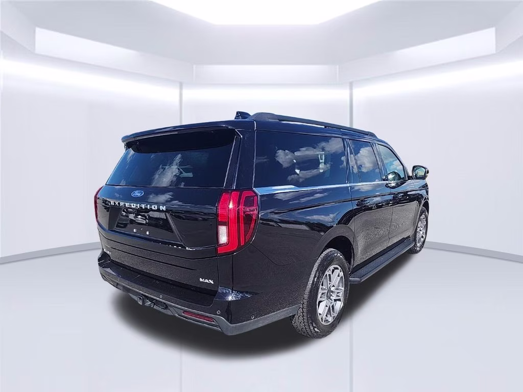 2025 Black Metallic Ford Expedition Max Active 4X4 SUV
