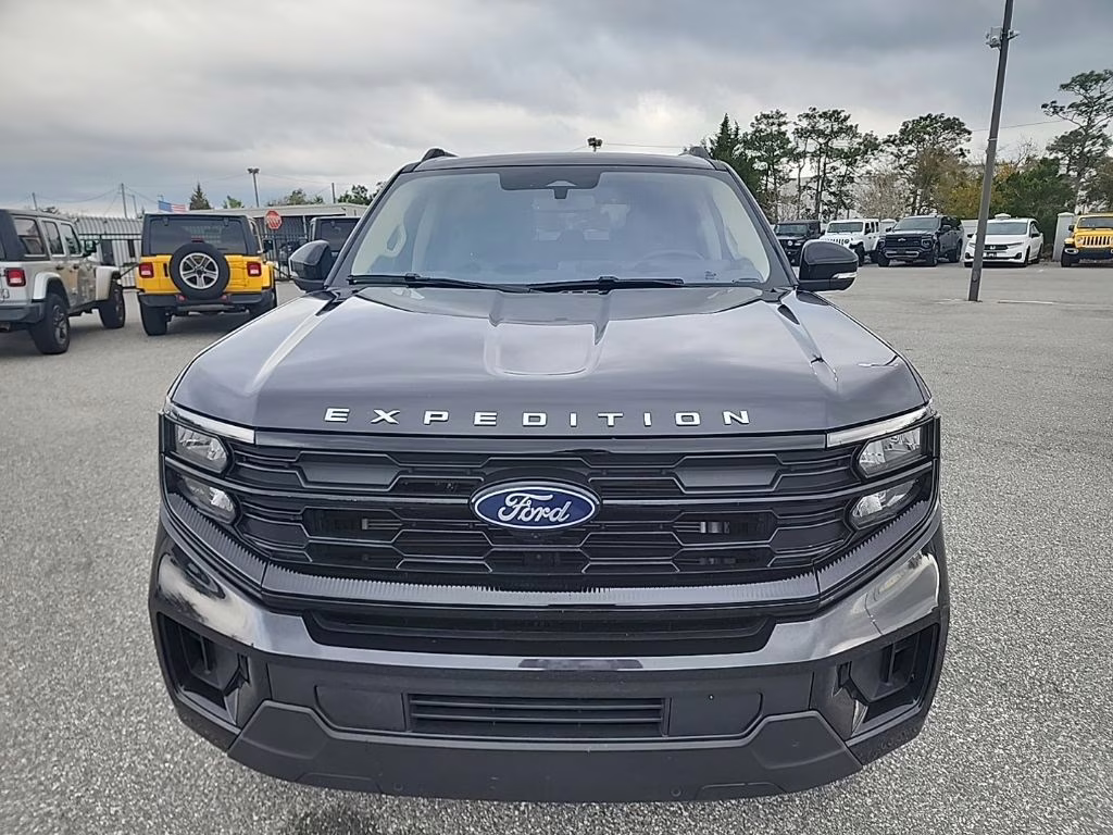 2025 Gray Metallic Ford Expedition Max Active 4X4 SUV