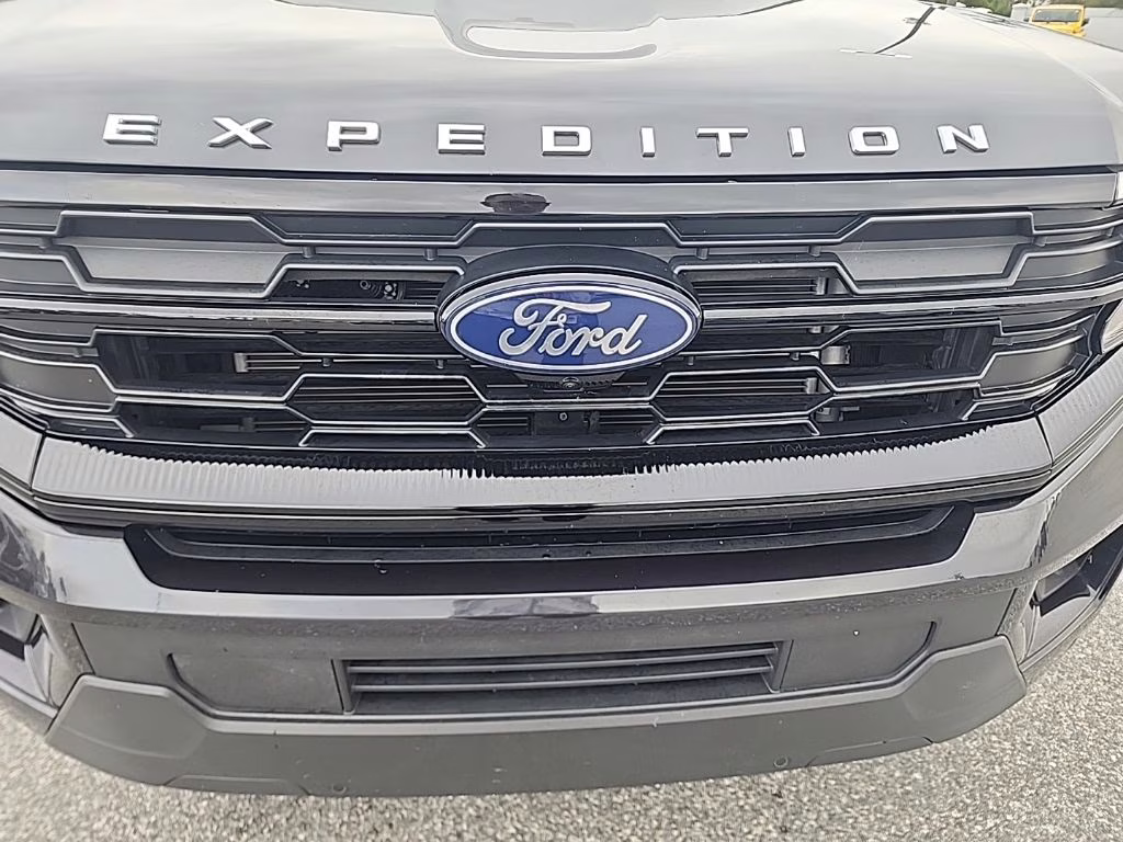 2025 Gray Metallic Ford Expedition Max Active 4X4 SUV