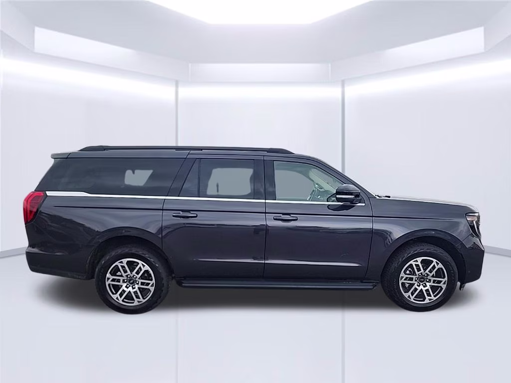 2025 Gray Metallic Ford Expedition Max Active 4X4 SUV