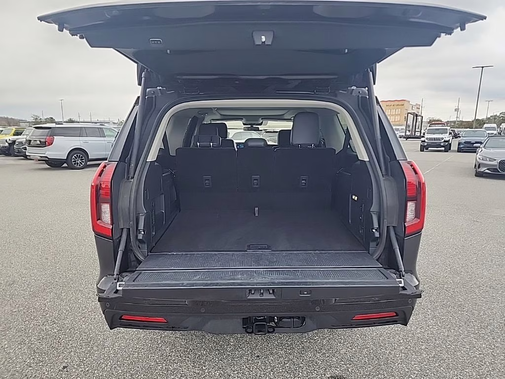 2025 Gray Metallic Ford Expedition Max Active 4X4 SUV