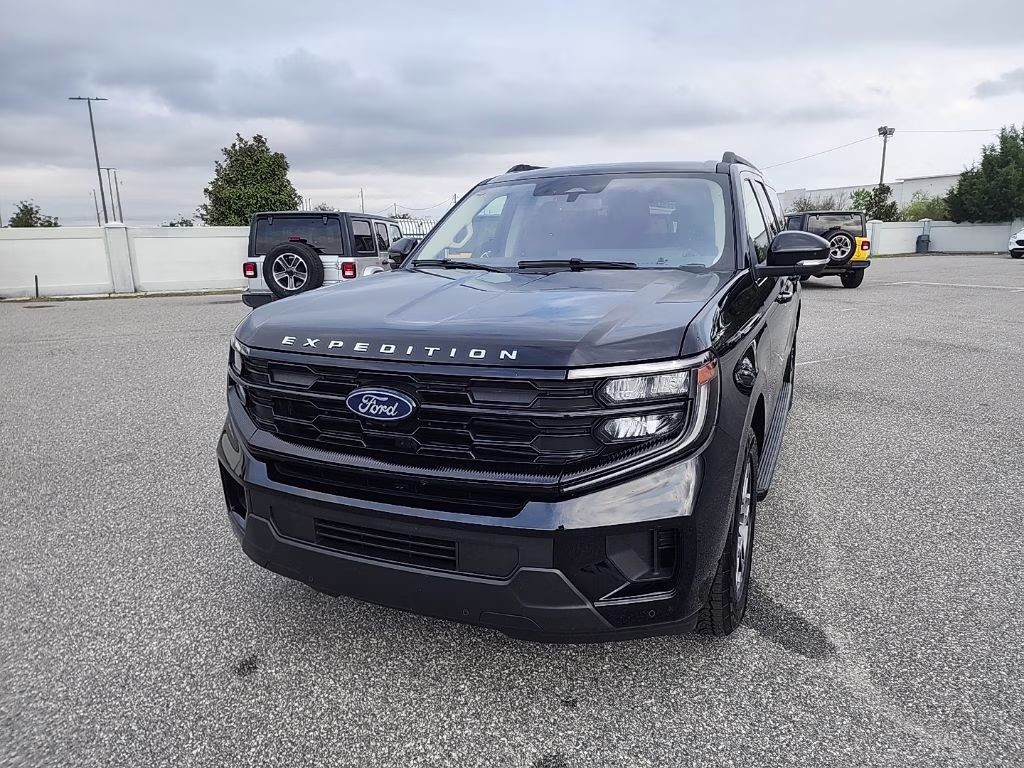 2025 Ford Expedition Active MAX 4x4's photo