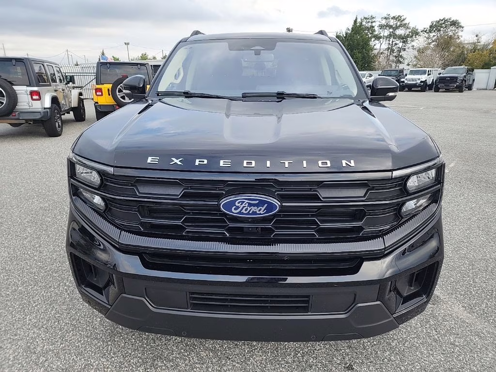 2025 Black Metallic Ford Expedition Max Active 4X4 SUV