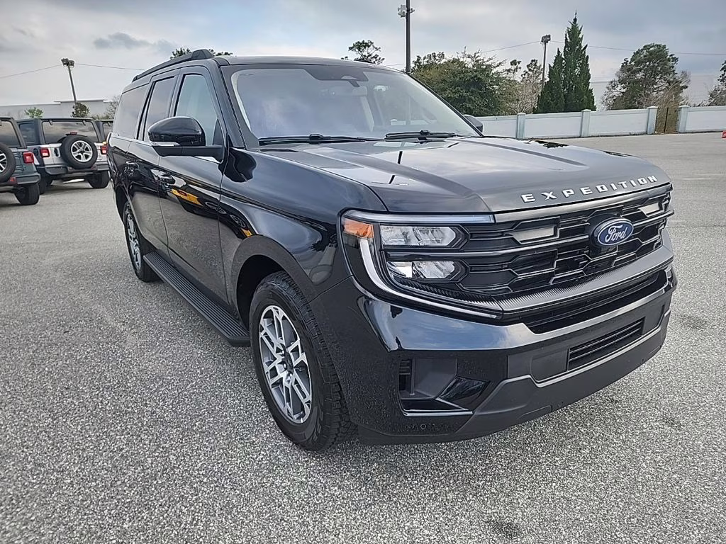 2025 Black Metallic Ford Expedition Max Active 4X4 SUV