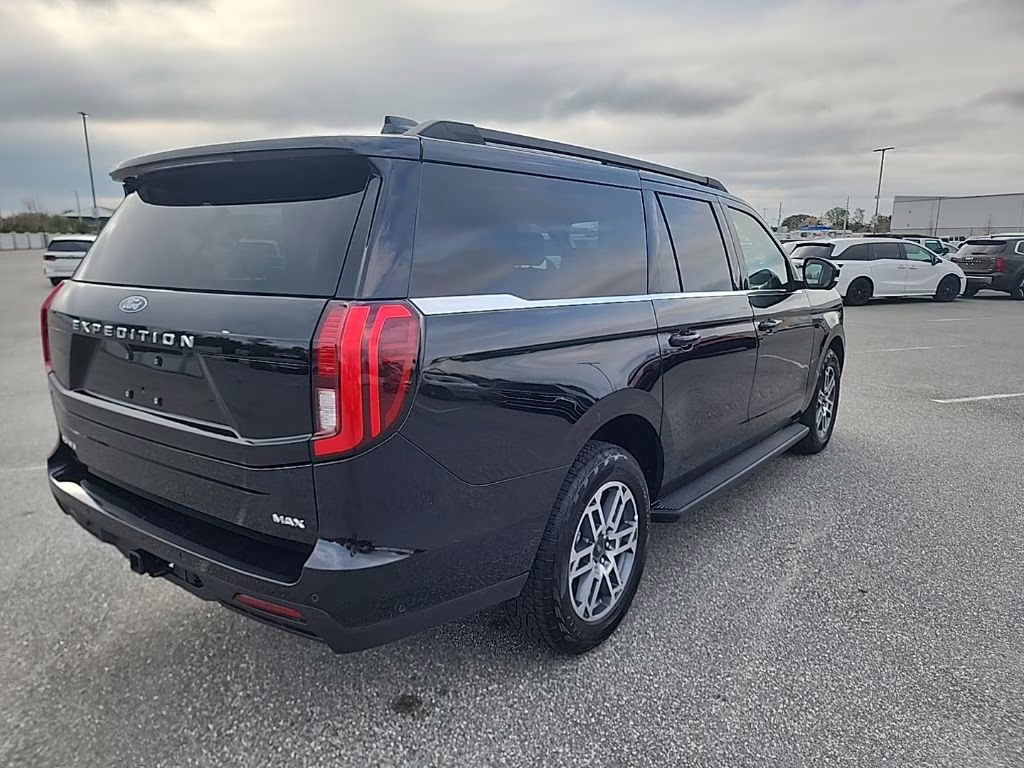 2025 Black Metallic Ford Expedition Max Active 4X4 SUV