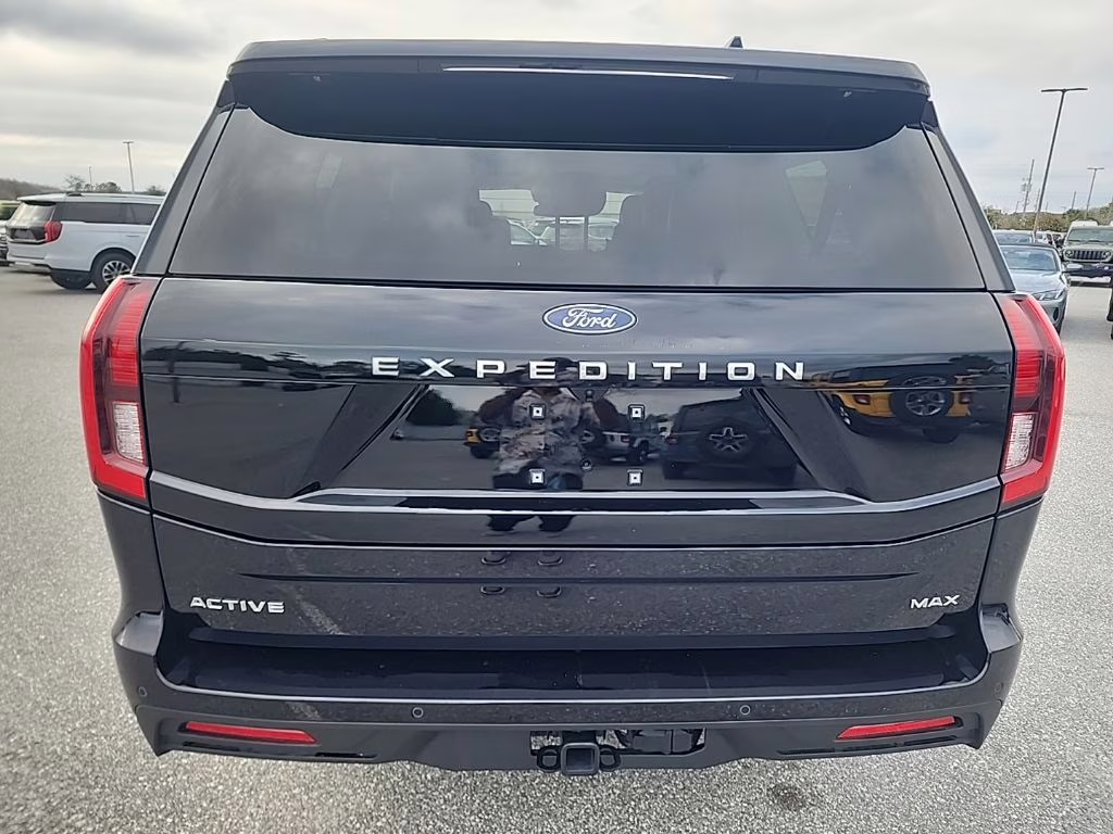 2025 Black Metallic Ford Expedition Max Active 4X4 SUV