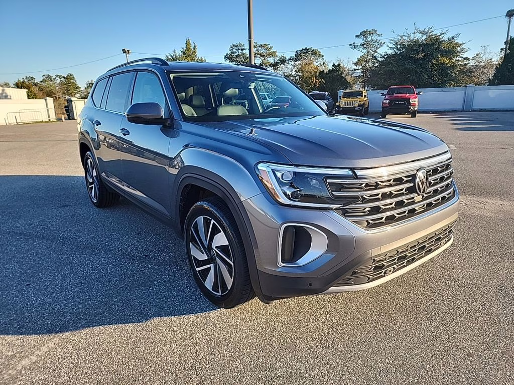 2025 Platinum Gray Metallic Volkswagen Atlas 2.0T SE w/Technology FWD SUV