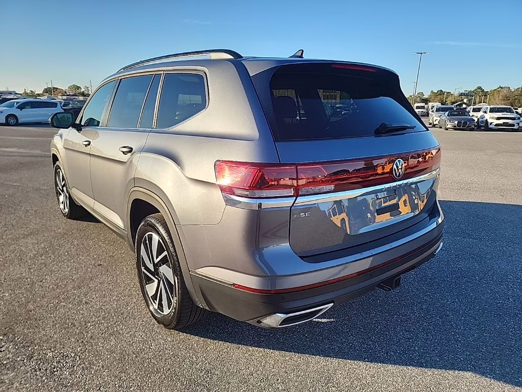 2025 Platinum Gray Metallic Volkswagen Atlas 2.0T SE w/Technology FWD SUV