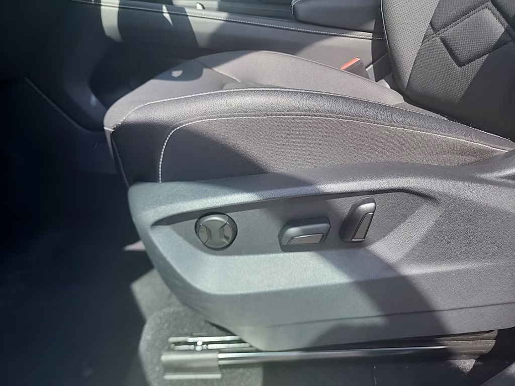 2025 Black Volkswagen Atlas 2.0T SE w/Technology FWD SUV