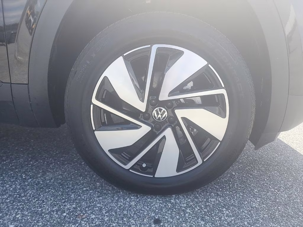 2025 Black Volkswagen Atlas 2.0T SE w/Technology FWD SUV
