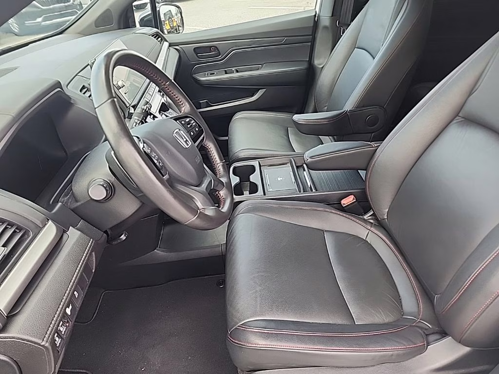 2025 white Honda Odyssey Sport-L FWD Van