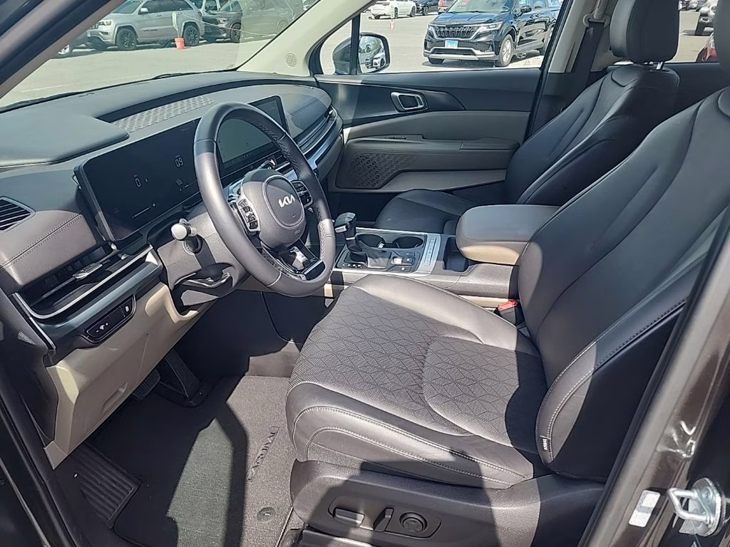 2025 Panthera Metal Kia Carnival LXS FWD Van