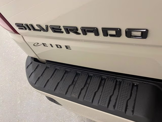 2026 Summit White Chevrolet Silverado 1500 Custom 4X4 Truck