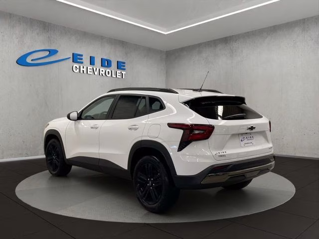 2026 Summit White Chevrolet Trax ACTIV FWD SUV