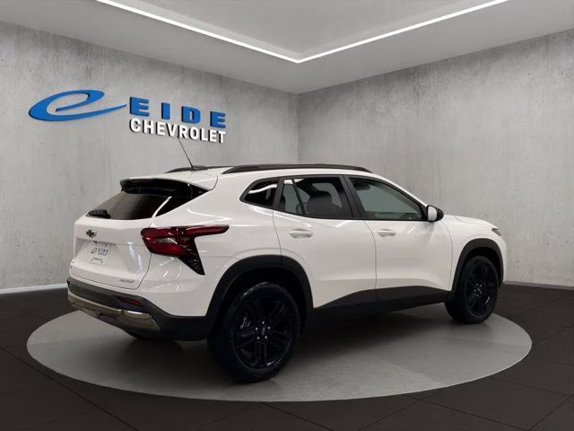 2026 Summit White Chevrolet Trax ACTIV FWD SUV
