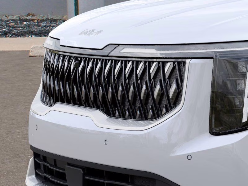 2026 Snow White Pearl Kia Carnival LXS FWD Van