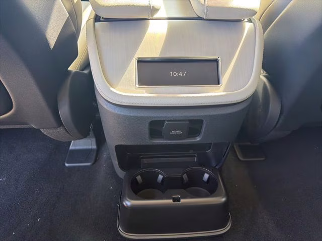 2026 Starlight Gray Premium Colorant Lincoln Navigator Reserve 4X4 SUV