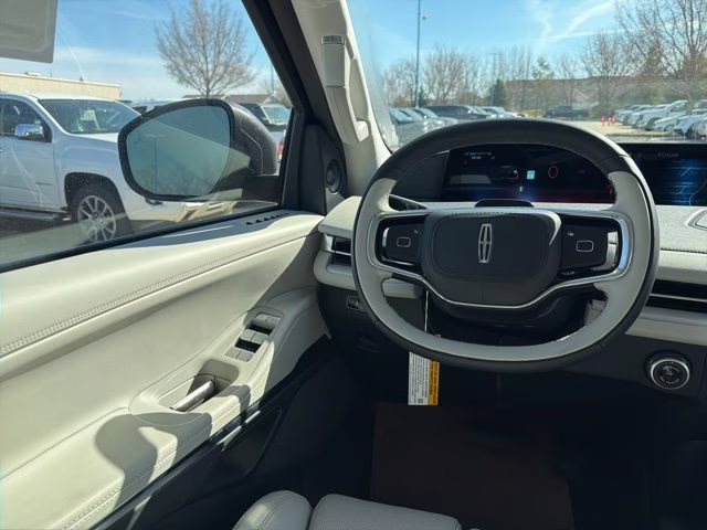 2026 Starlight Gray Premium Colorant Lincoln Navigator Reserve 4X4 SUV