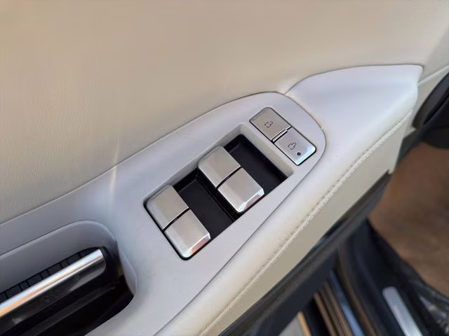 2026 Starlight Gray Premium Colorant Lincoln Navigator Reserve 4X4 SUV