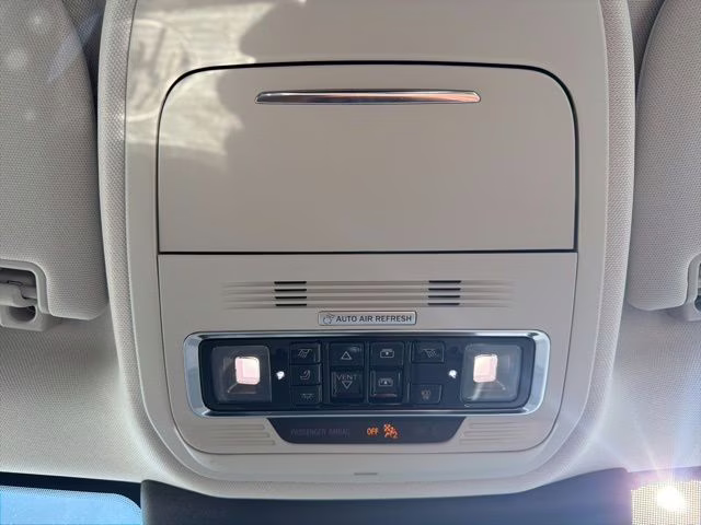 2026 Starlight Gray Premium Colorant Lincoln Navigator Reserve 4X4 SUV