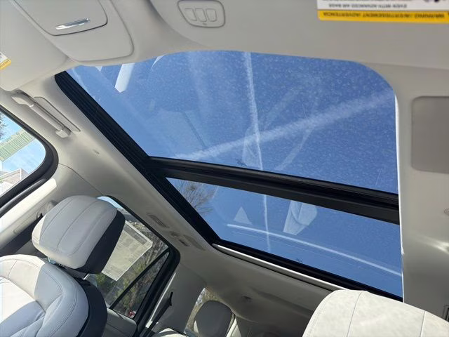 2026 Starlight Gray Premium Colorant Lincoln Navigator Reserve 4X4 SUV