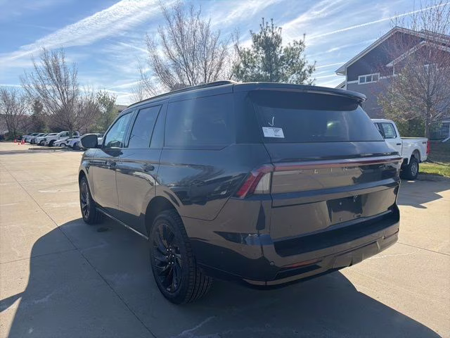 2026 Starlight Gray Premium Colorant Lincoln Navigator Reserve 4X4 SUV