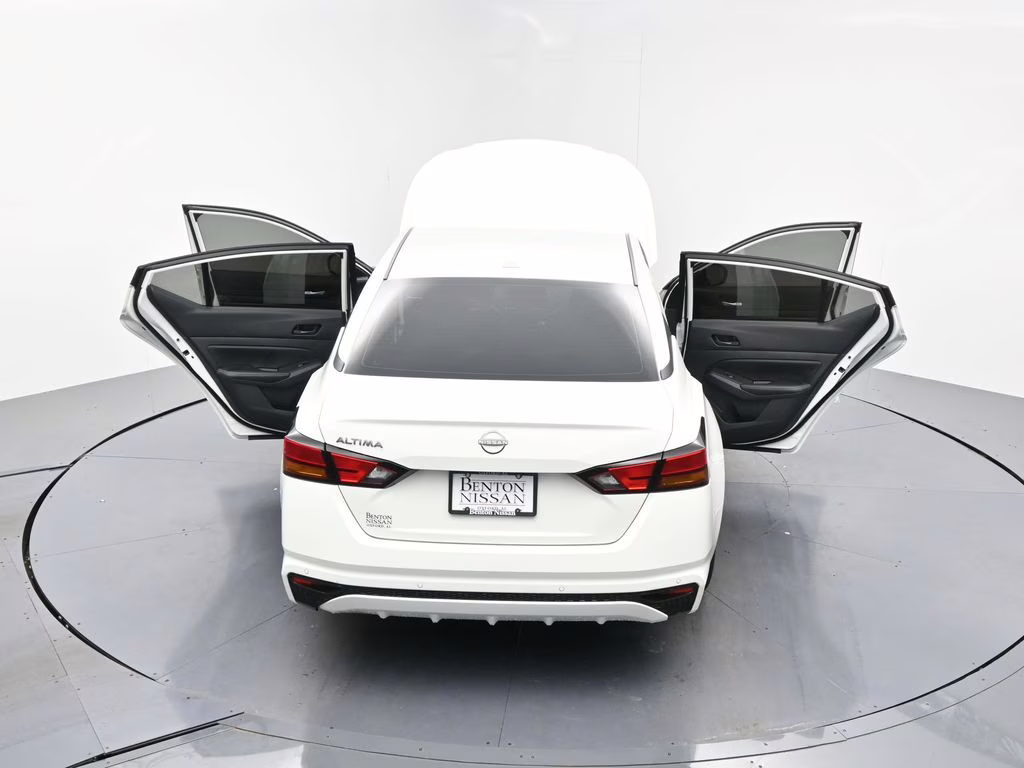 2025 Glacier White Nissan Altima 2.5 SV FWD Sedan