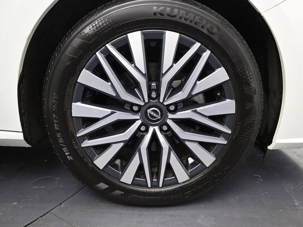 2025 Glacier White Nissan Altima 2.5 SV FWD Sedan