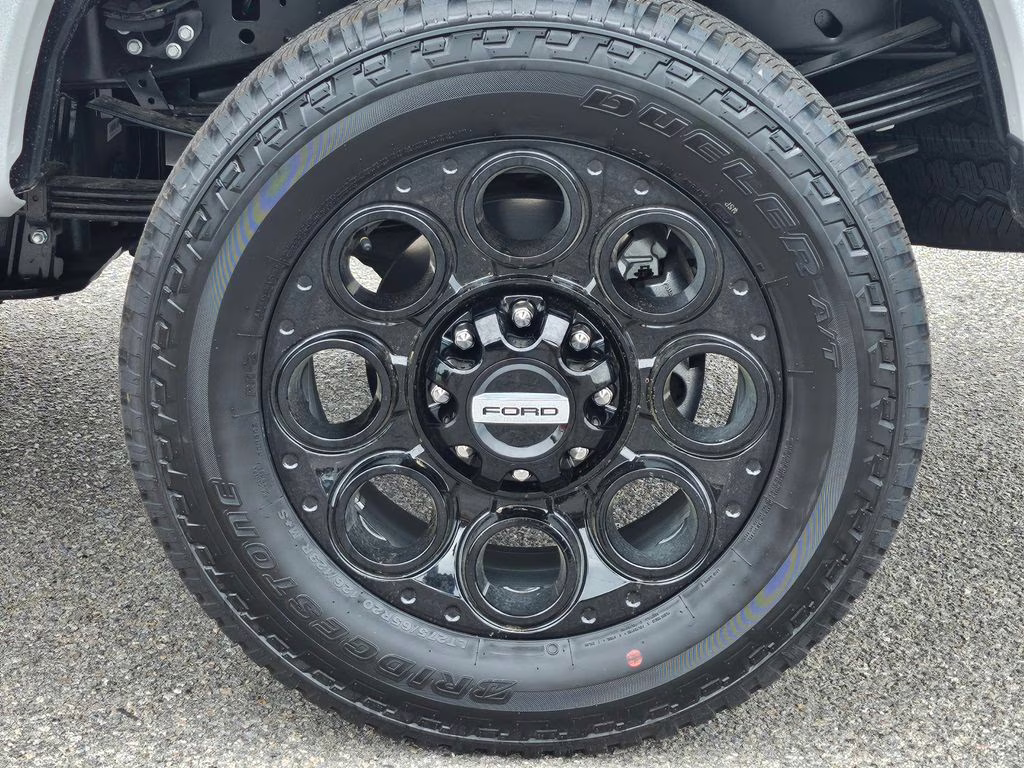 2026 Avalanche Ford Super Duty F-350 SRW XLT 4X4 Truck