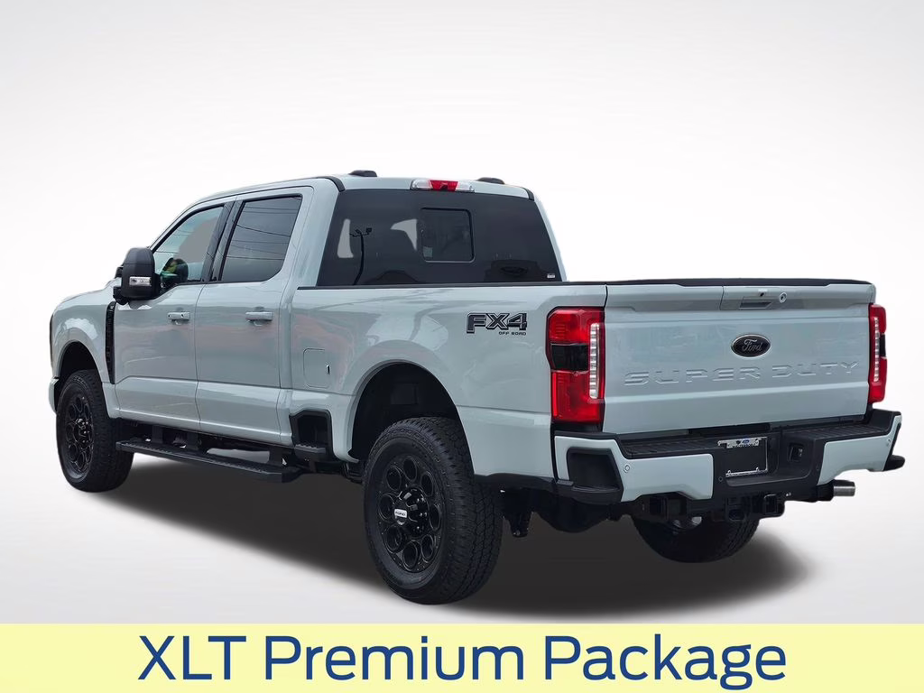 2026 Avalanche Ford Super Duty F-350 SRW XLT 4X4 Truck