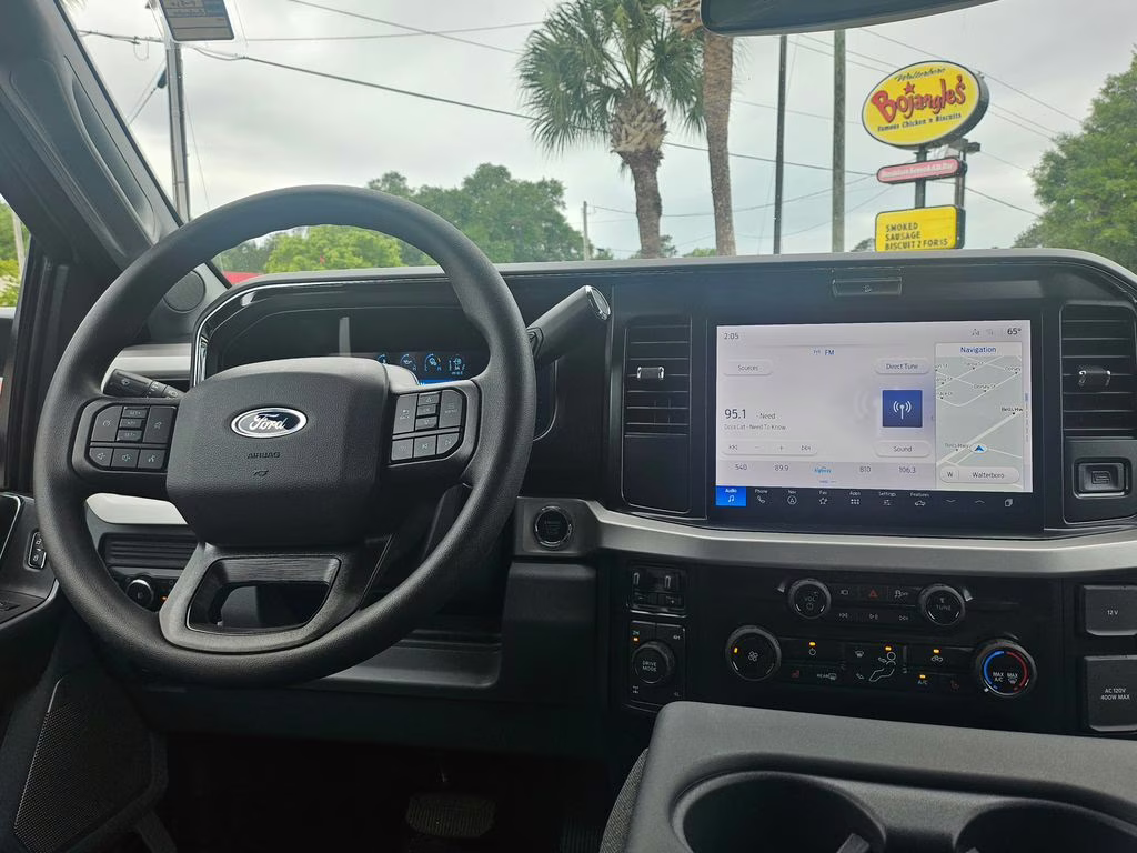 2026 Avalanche Ford Super Duty F-350 SRW XLT 4X4 Truck