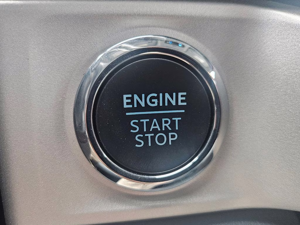 2026 Avalanche Ford Super Duty F-350 SRW XLT 4X4 Truck