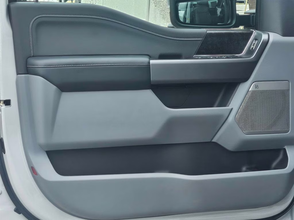 2026 Avalanche Ford Super Duty F-350 SRW XLT 4X4 Truck