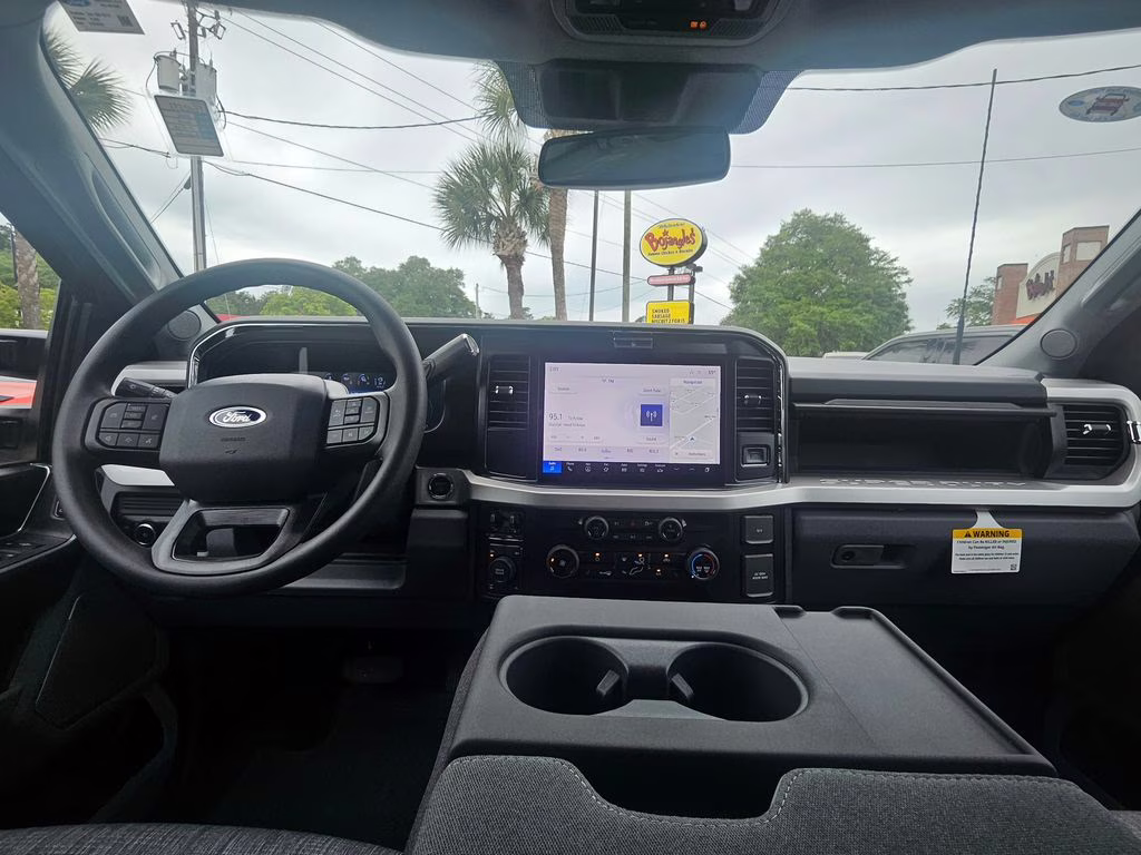 2026 Avalanche Ford Super Duty F-350 SRW XLT 4X4 Truck
