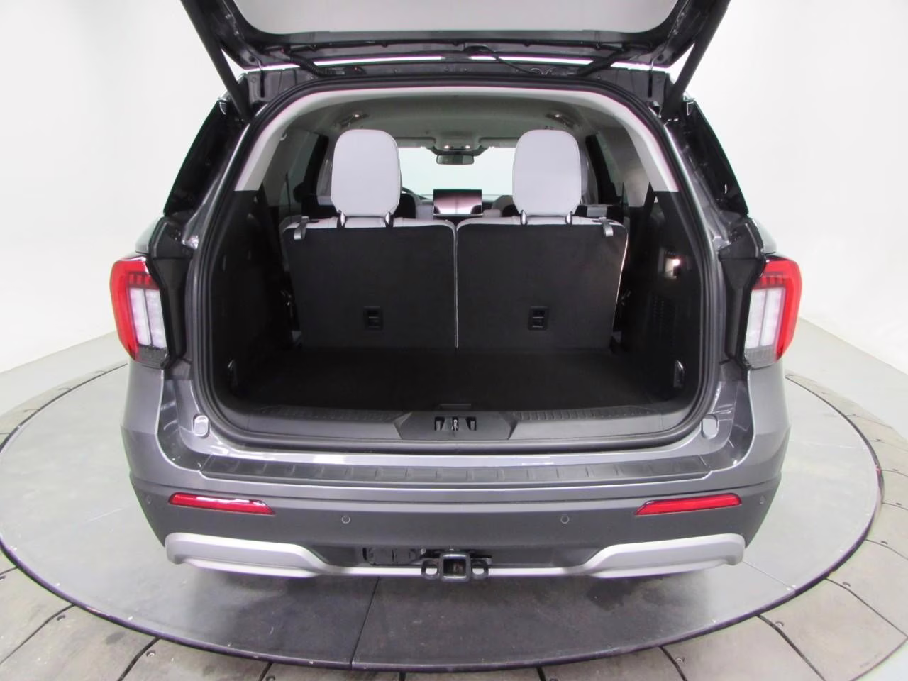 2026 Carbonized Gray Metallic Ford Explorer Platinum 4X4 SUV