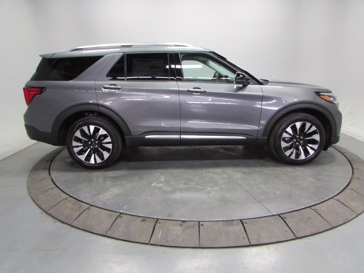 2026 Carbonized Gray Metallic Ford Explorer Platinum 4X4 SUV