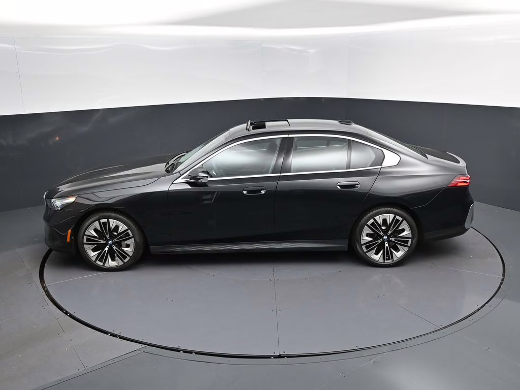 2025 Black Sapphire Metallic BMW 5 Series 530i RWD Sedan