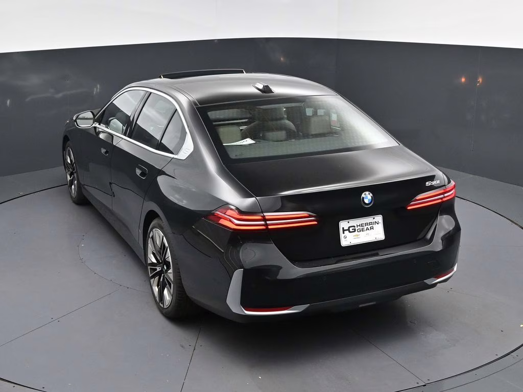 2025 Black Sapphire Metallic BMW 5 Series 530i RWD Sedan