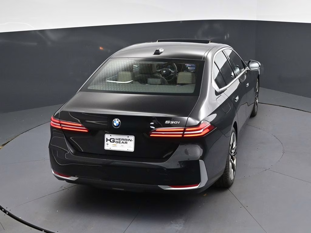2025 Black Sapphire Metallic BMW 5 Series 530i RWD Sedan