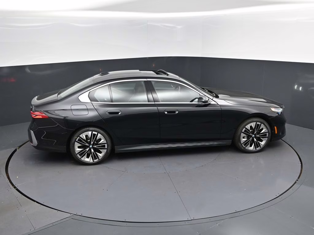 2025 Black Sapphire Metallic BMW 5 Series 530i RWD Sedan